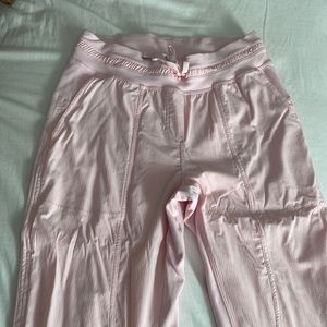 Lululemon- Dance Studio Mid-Rise Cropped Pants 25”